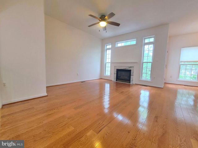 13586 CEDAR RUN LN, Herndon, VA 20171