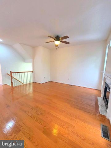 13586 CEDAR RUN LN, Herndon, VA 20171