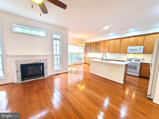13586 CEDAR RUN LN, Herndon, VA 20171