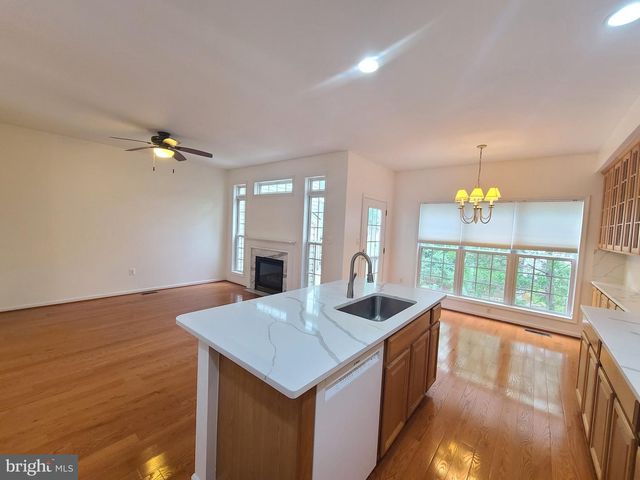 13586 CEDAR RUN LN, Herndon, VA 20171