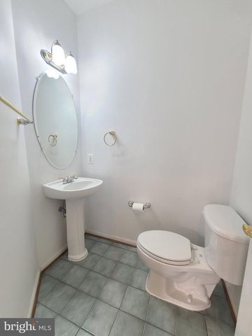 13586 CEDAR RUN LN, Herndon, VA 20171