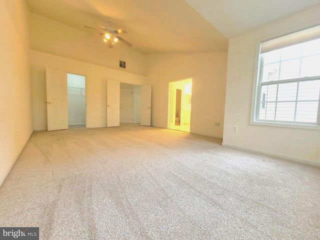 13586 CEDAR RUN LN, Herndon, VA 20171