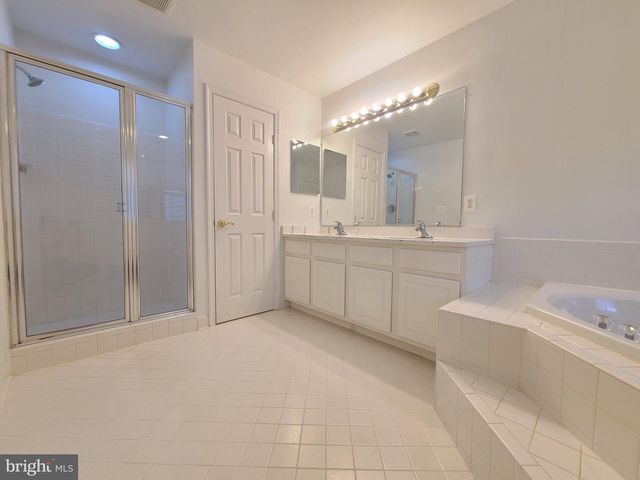 13586 CEDAR RUN LN, Herndon, VA 20171