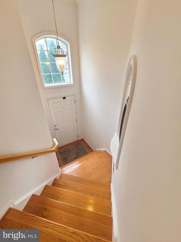 13586 CEDAR RUN LN, Herndon, VA 20171