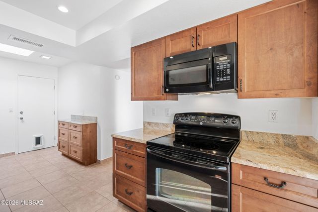 5625 N Camino De La Noche, Tucson, AZ 85718