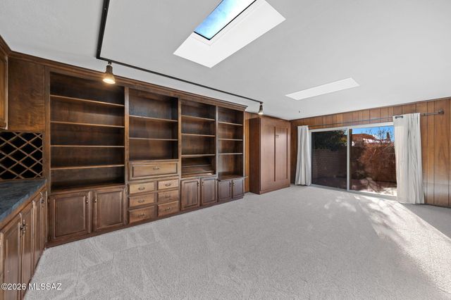 5625 N Camino De La Noche, Tucson, AZ 85718