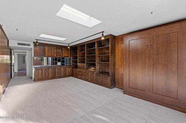 5625 N Camino De La Noche, Tucson, AZ 85718