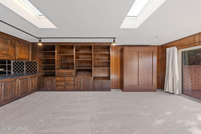 5625 N Camino De La Noche, Tucson, AZ 85718