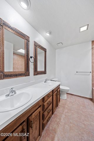 5625 N Camino De La Noche, Tucson, AZ 85718