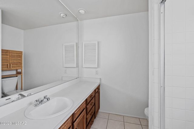 5625 N Camino De La Noche, Tucson, AZ 85718