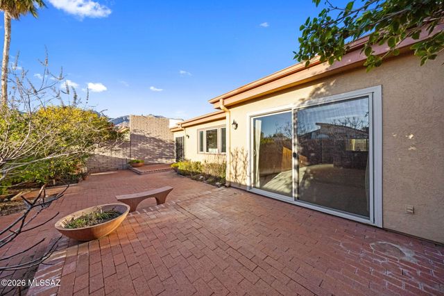 5625 N Camino De La Noche, Tucson, AZ 85718