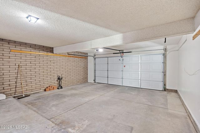 5625 N Camino De La Noche, Tucson, AZ 85718