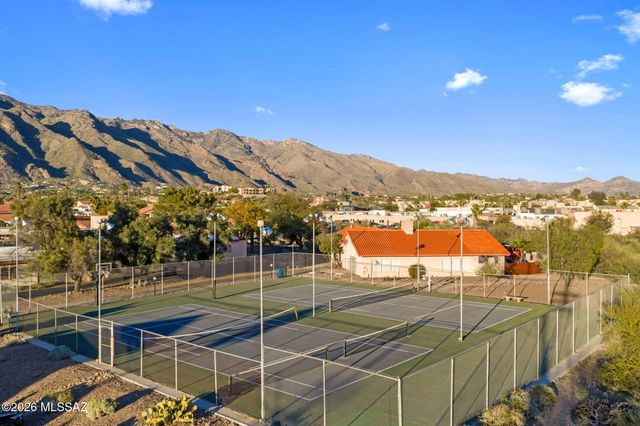 5625 N Camino De La Noche, Tucson, AZ 85718