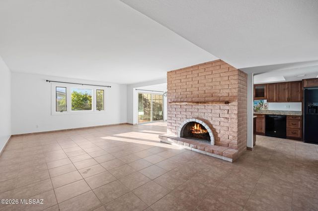 5625 N Camino De La Noche, Tucson, AZ 85718