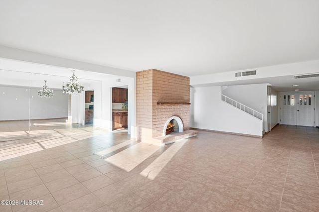 5625 N Camino De La Noche, Tucson, AZ 85718