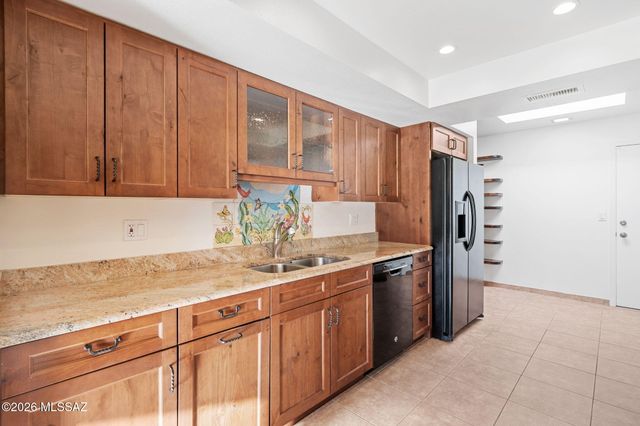 5625 N Camino De La Noche, Tucson, AZ 85718