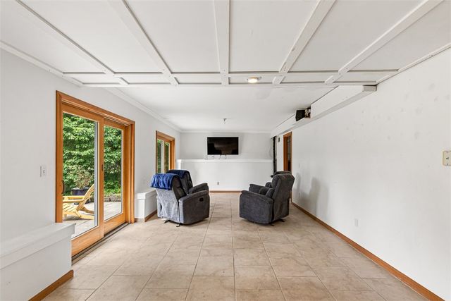 12 Silver Street, Warwick, RI 02889