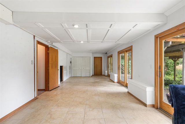12 Silver Street, Warwick, RI 02889