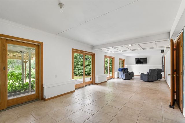 12 Silver Street, Warwick, RI 02889