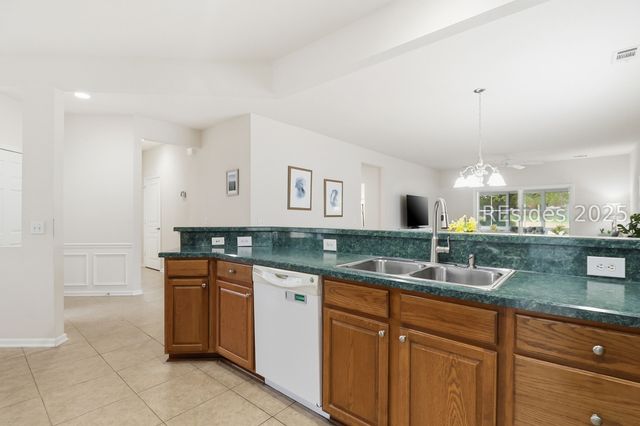 47 Kings Creek Dr, Bluffton, SC 29909