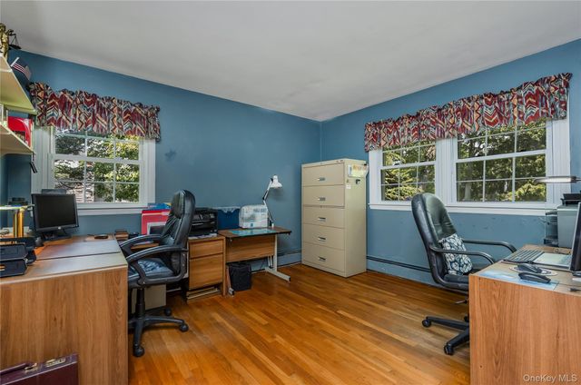 28 Cygnet Drive, Smithtown, NY 11787