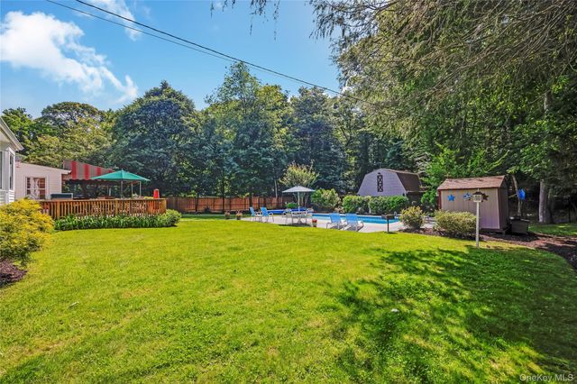 28 Cygnet Drive, Smithtown, NY 11787