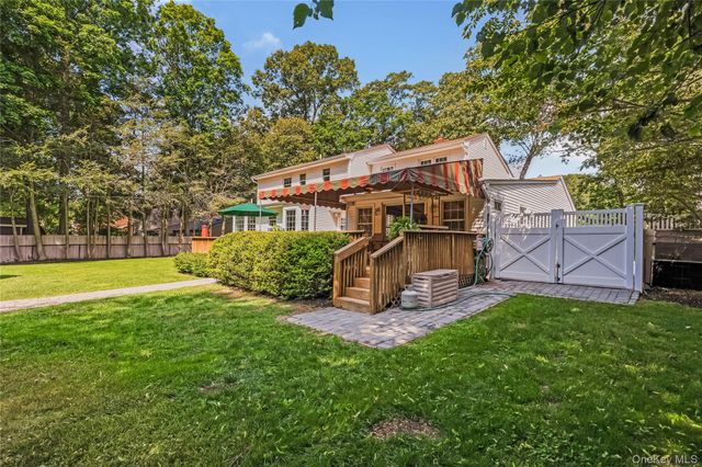 28 Cygnet Drive, Smithtown, NY 11787