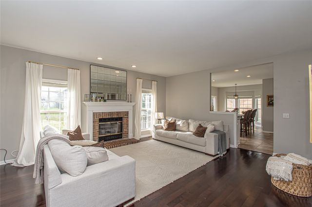 1586 Heritage Lake Drive, Centerville, OH 45458