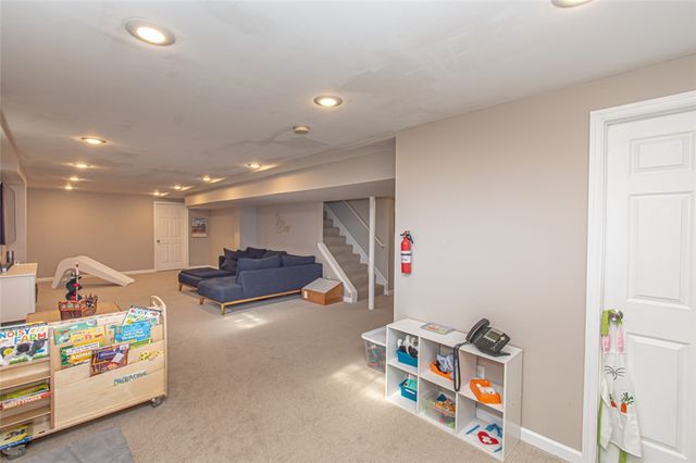 1586 Heritage Lake Drive, Centerville, OH 45458