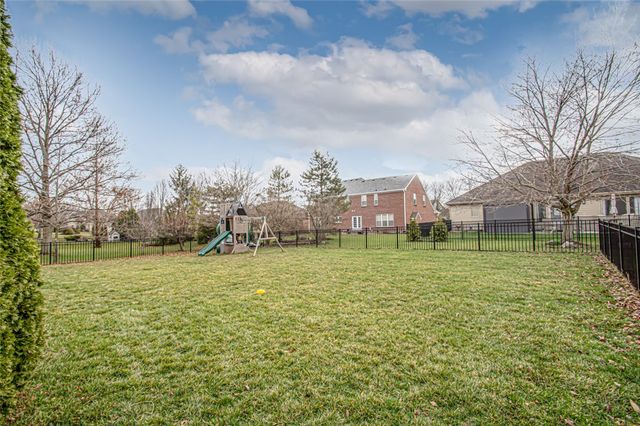 1586 Heritage Lake Drive, Centerville, OH 45458