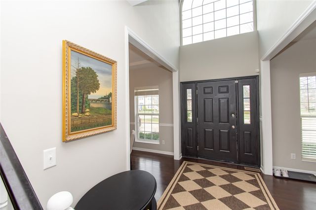 1586 Heritage Lake Drive, Centerville, OH 45458