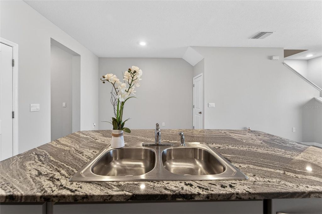 Image 9 of property listing at 188 MANGROVE SHADE CIRCLE, Apollo Beach, FL 33572