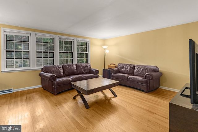 110 PARTREE RD, Cherry Hill, NJ 08003