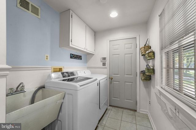 110 PARTREE RD, Cherry Hill, NJ 08003