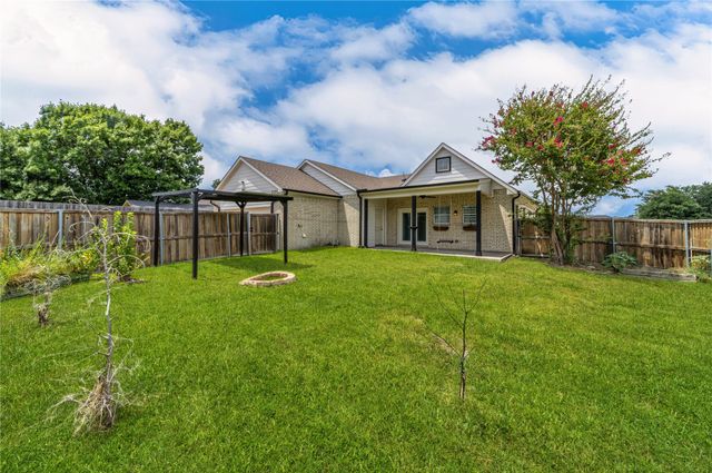 8306 Chesham Drive, Rowlett, TX 75088