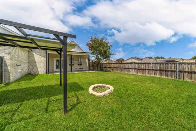 8306 Chesham Drive, Rowlett, TX 75088