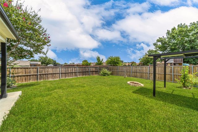 8306 Chesham Drive, Rowlett, TX 75088