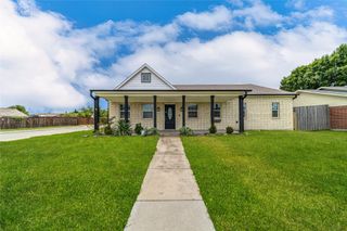 8306 Chesham Drive, Rowlett, TX 75088