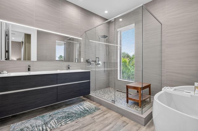 336 Balboa Street, Hollywood, FL 33019