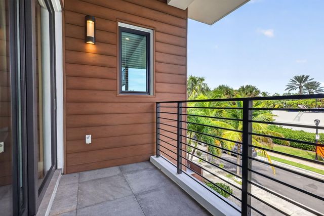 336 Balboa Street, Hollywood, FL 33019