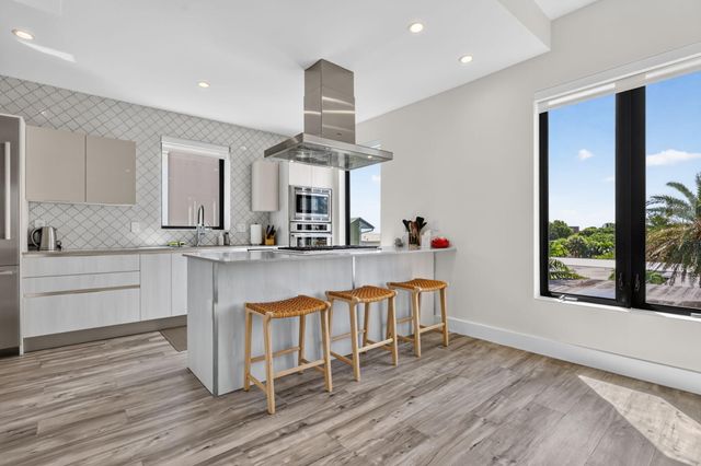 336 Balboa Street, Hollywood, FL 33019