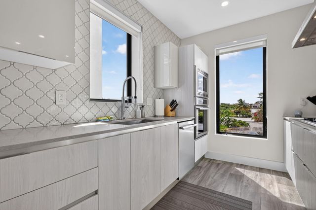 336 Balboa Street, Hollywood, FL 33019