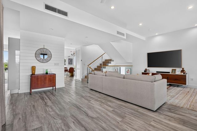 336 Balboa Street, Hollywood, FL 33019
