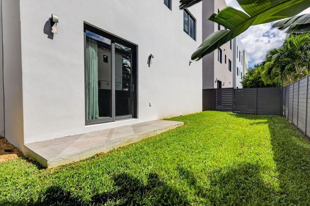 336 Balboa Street, Hollywood, FL 33019