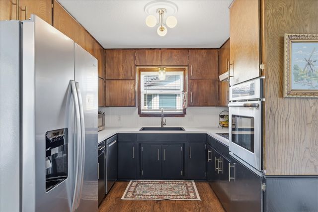 217 E Louella Drive, Hurst, TX 76054