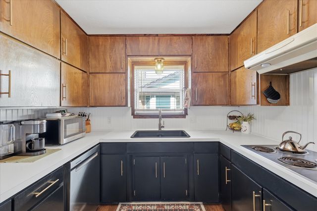 217 E Louella Drive, Hurst, TX 76054