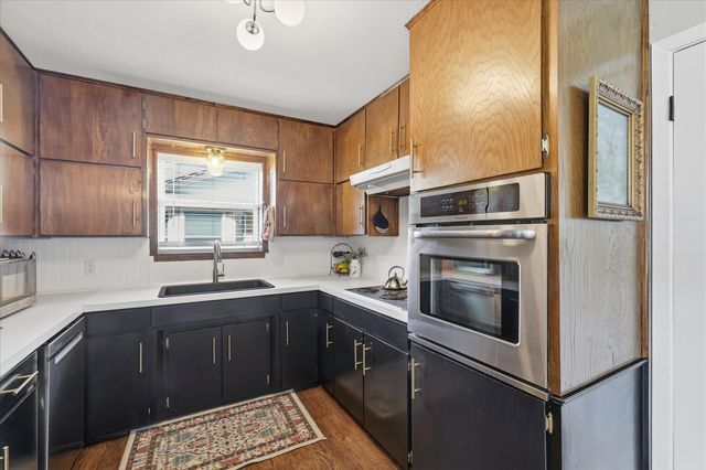 217 E Louella Drive, Hurst, TX 76054