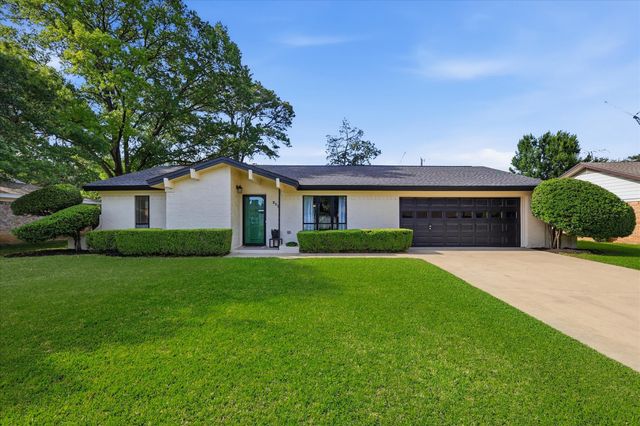 217 E Louella Drive, Hurst, TX 76054