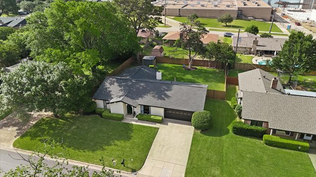 217 E Louella Drive, Hurst, TX 76054