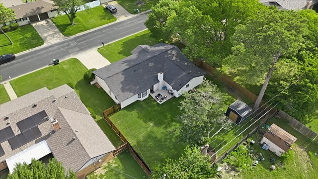 217 E Louella Drive, Hurst, TX 76054